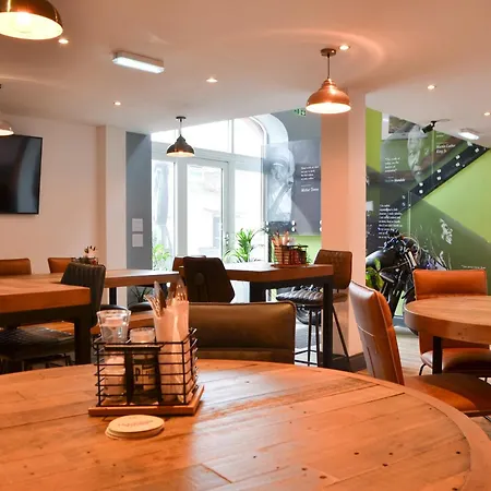 Sians Shepherds Hut - Uk43561 Holiday home