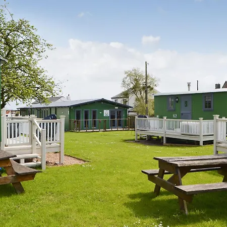 Sians Shepherds Hut - Uk43561 *
