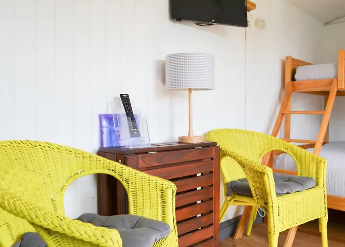 Sians Shepherds Hut - Uk43561 *