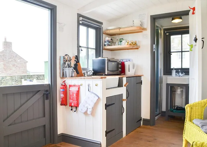 Sians Shepherds Hut - Uk43561 Holiday home Bowness-on-Solway