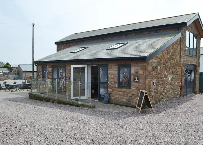 Sians Shepherds Hut - Uk43561 * Bowness-on-Solway