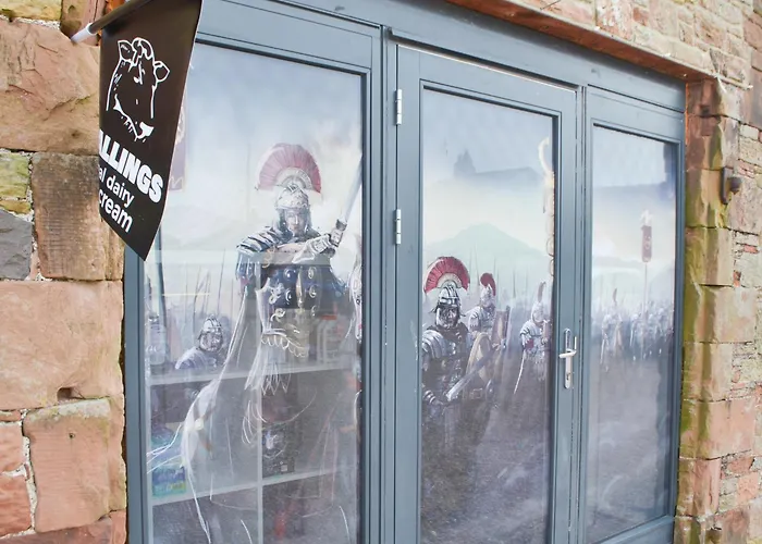 Sians Shepherds Hut - Uk43561 *