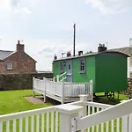 Sians Shepherds Hut - Uk43561